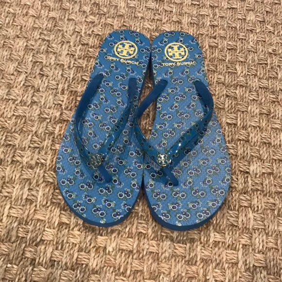 tory burch beach flip flops
